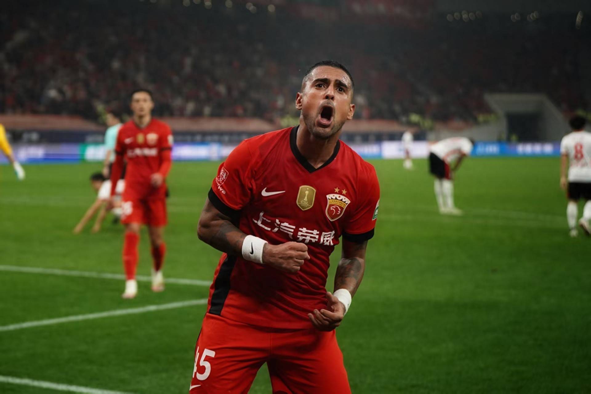 u8官方在线登录转折点！里昂强势反弹，法国杯今晨攻防权衡，赛场秩序良好，年轻球员得到机会的简单介绍