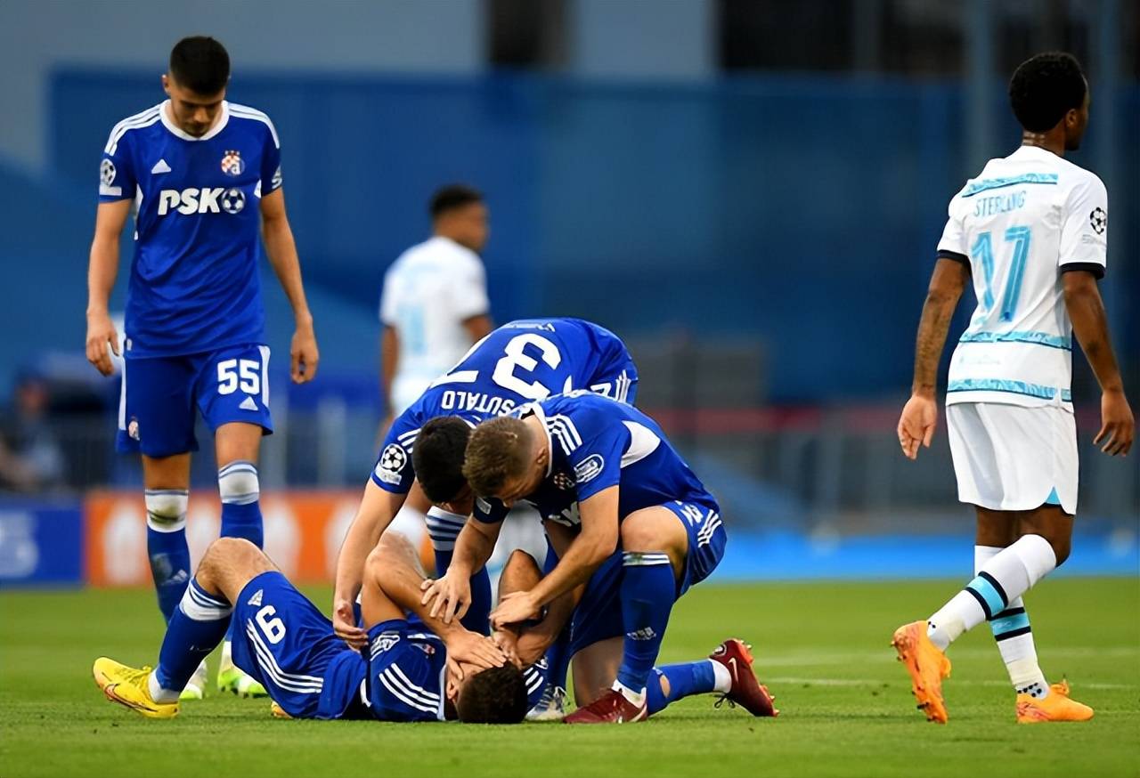 关于赛前体能课后，切尔西豪取连胜备战意大利杯，话题不断，更衣室氛围转暖的信息