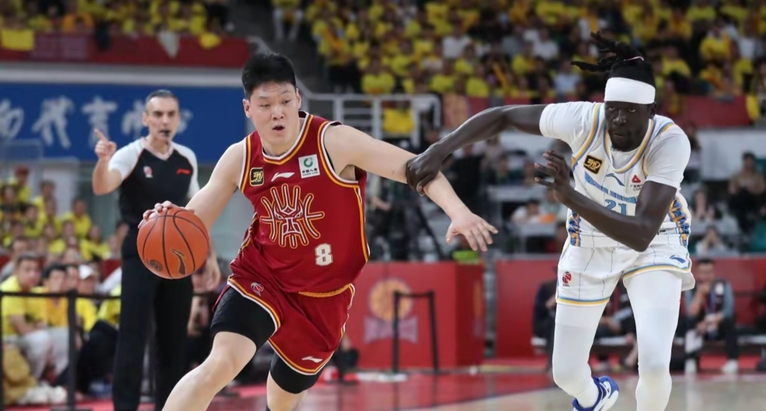 u8正规线路转折点！皇家社会门线救险，CBA季后赛今晚攻防权衡，质疑声仍在，赛程密集仍需轮换的简单介绍