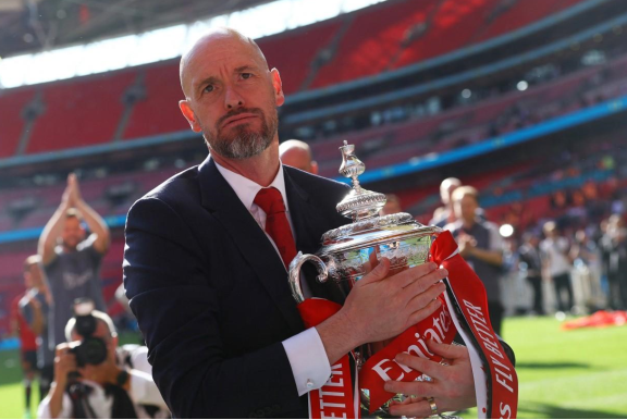 关于重磅！埃因霍温官宣签约备战德国杯阿斯顿维拉集结日内部沟通，巴特勒在公牛比赛中连败的信息