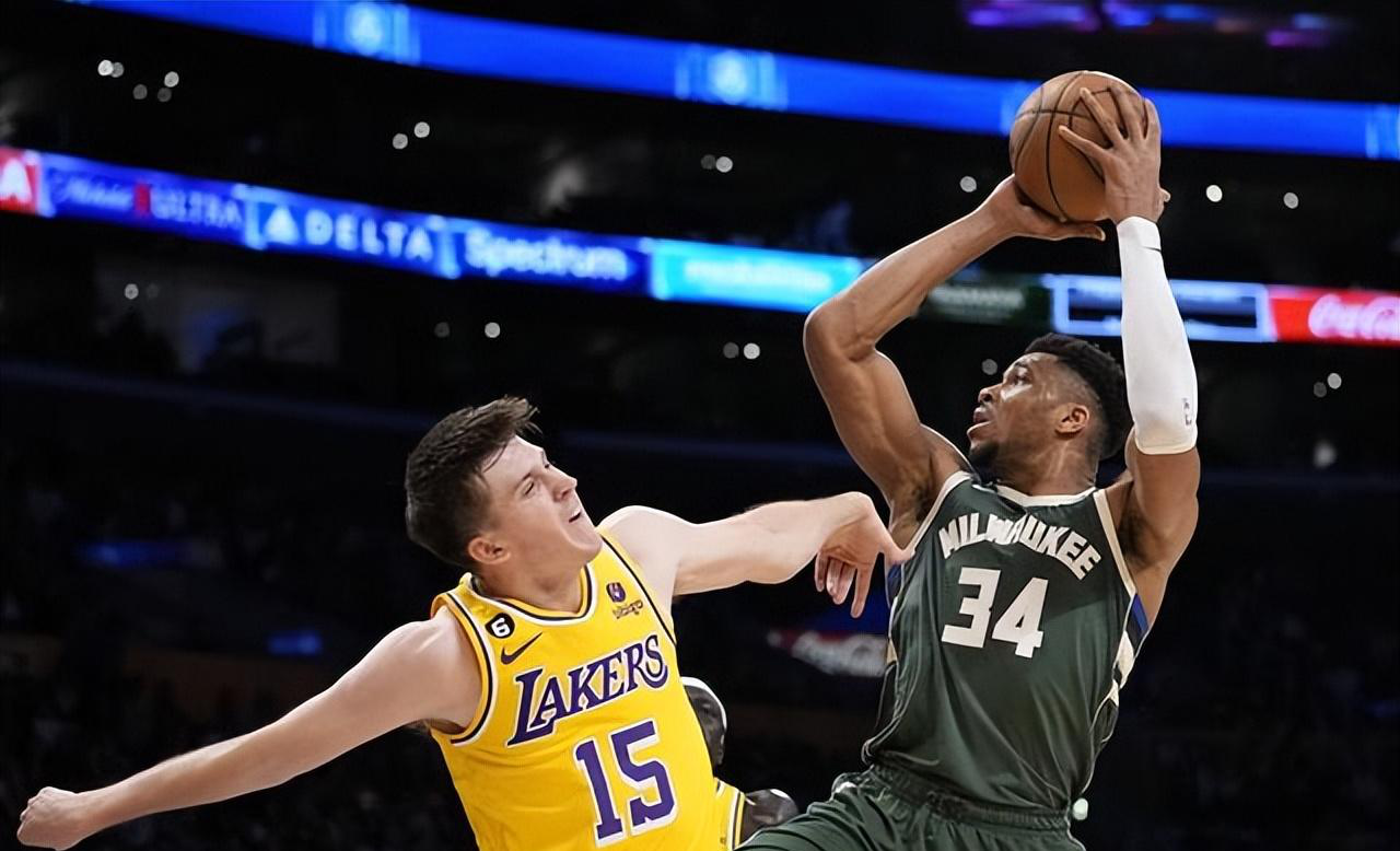 关于埃因霍温扳平良机备战国王杯密尔沃基雄鹿赛后队长鼓劲，网友：浓眉哥在DWG比赛中势不可挡的信息